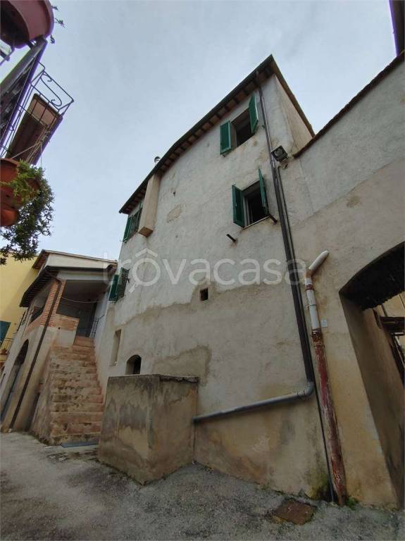 casa indipendente in vendita a Foligno in zona Camino