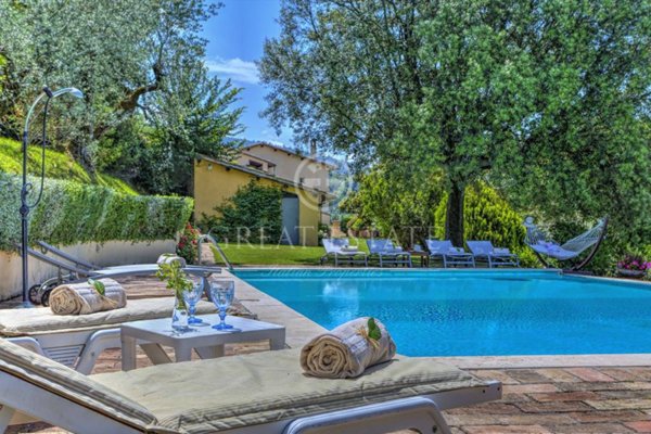 casa indipendente in vendita a Foligno in zona Camino