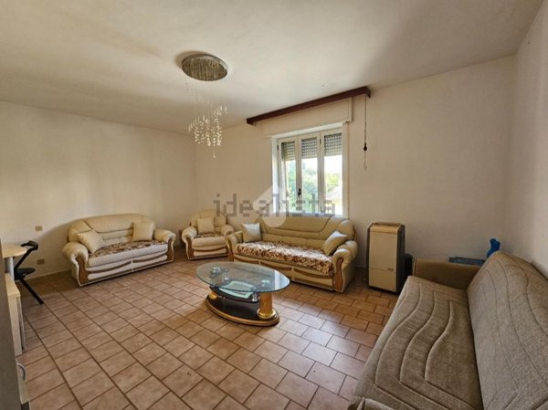 appartamento in vendita a Foligno in zona Scafali