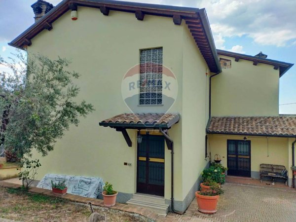 appartamento in vendita a Foligno in zona Carpello