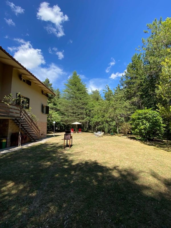 casa indipendente in vendita a Foligno