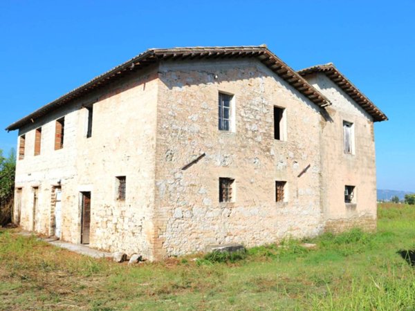 casa indipendente in vendita a Foligno in zona Budino