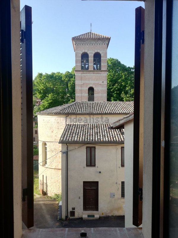 pentavano in vendita a Foligno