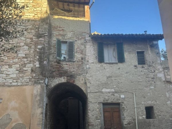 quadrivano in vendita a Foligno