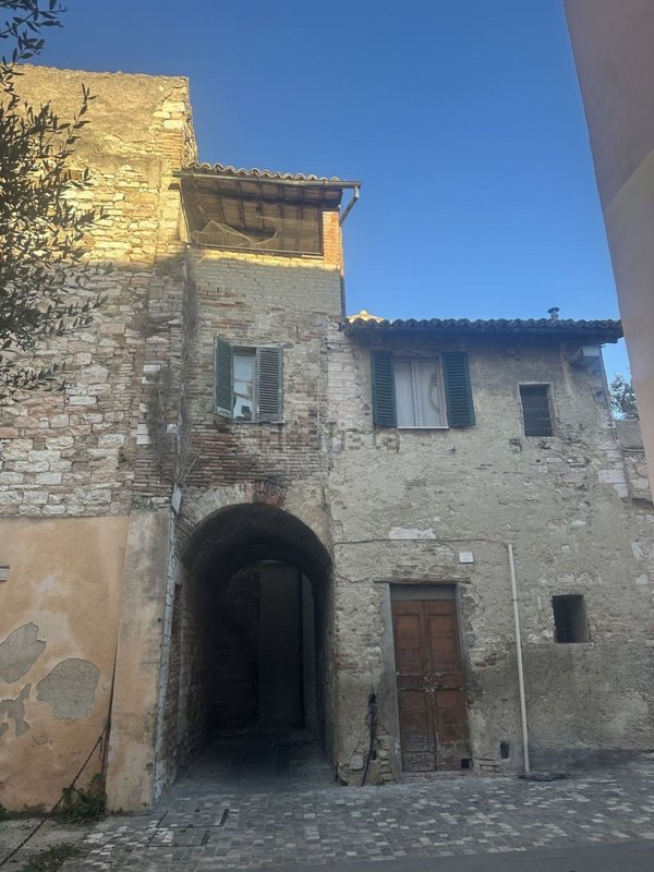 quadrivano in vendita a Foligno