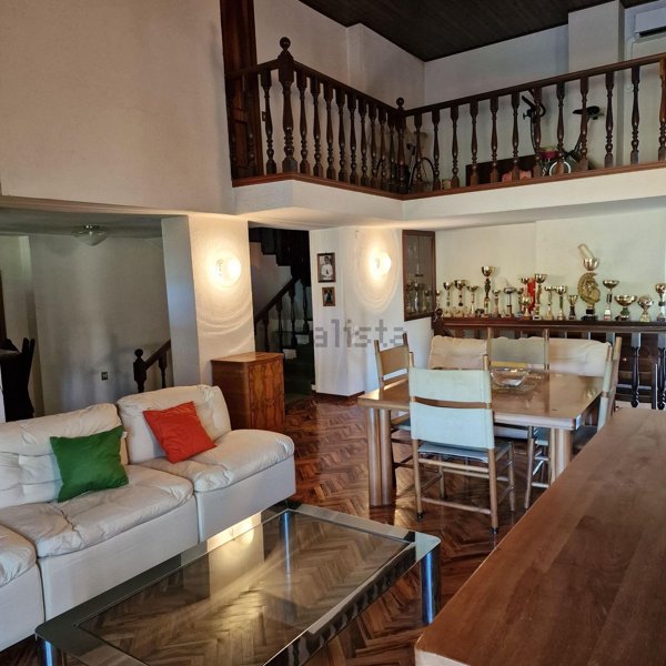 casa indipendente in vendita a Foligno