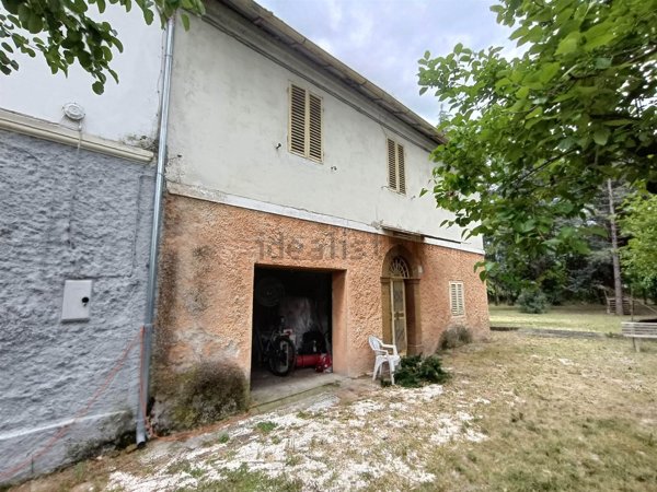 casa semindipendente in vendita a Foligno in zona Sterpete