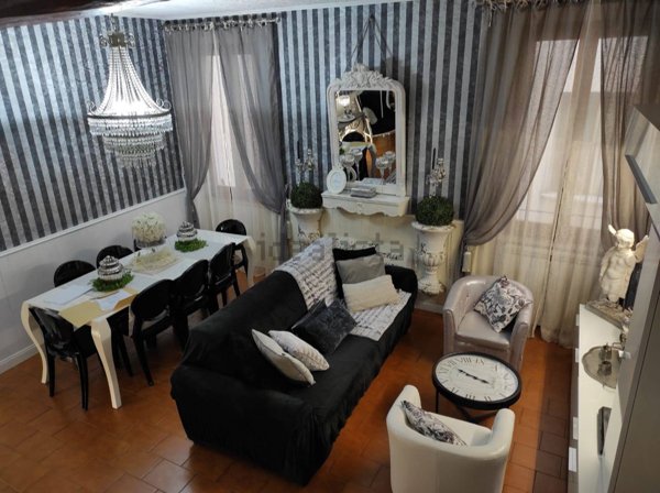 casa indipendente in vendita a Foligno in zona Camino