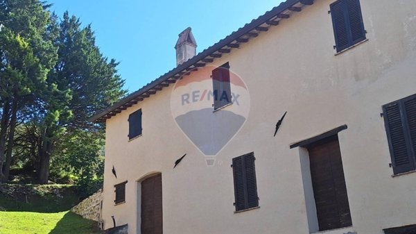 appartamento in vendita a Foligno in zona Ravignano