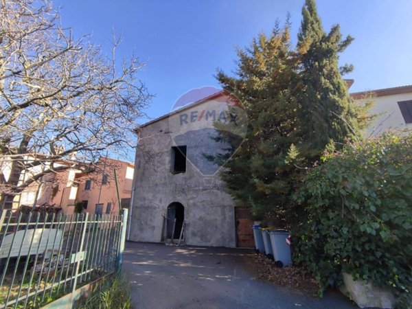 casa indipendente in vendita a Foligno