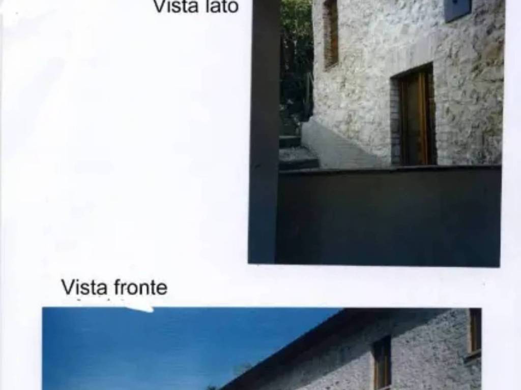 casa indipendente in vendita a Foligno in zona Verchiano