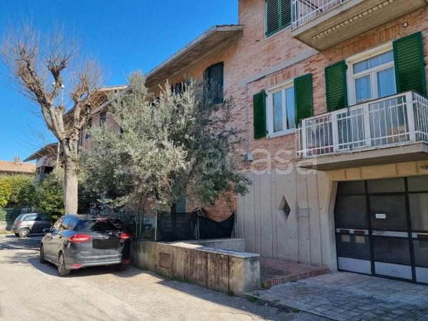 appartamento in vendita a Foligno in zona Fondi