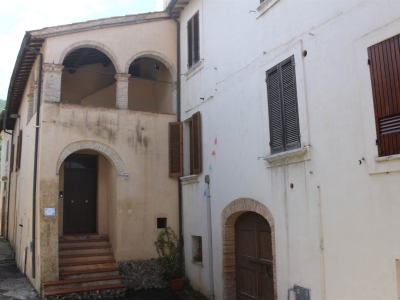 appartamento in vendita a Foligno in zona Camino