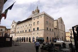 casa indipendente in vendita a Foligno