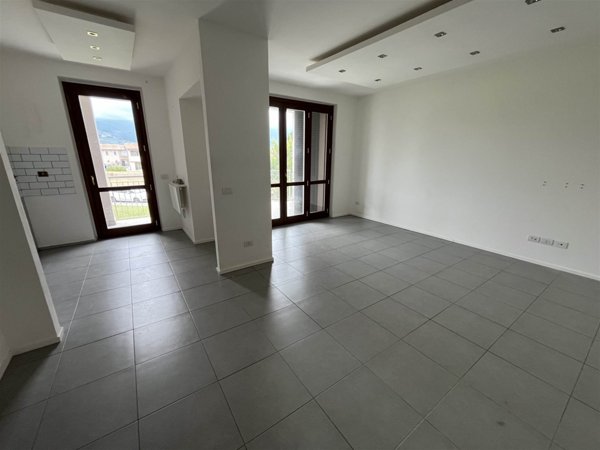 appartamento in vendita a Foligno in zona Scafali