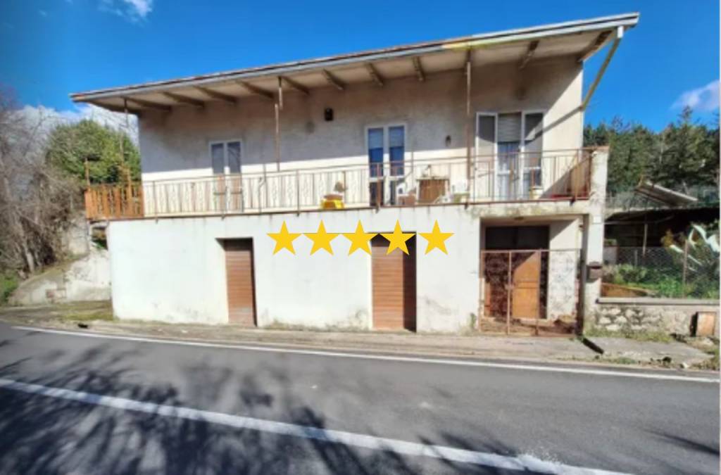 appartamento in vendita a Foligno in zona Vescia