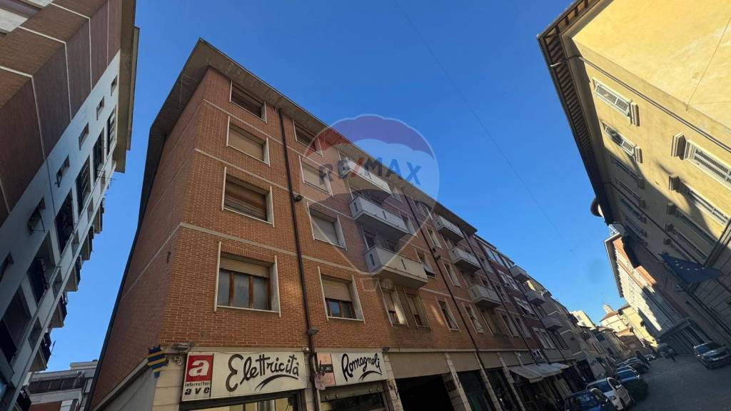 negozio in vendita a Foligno