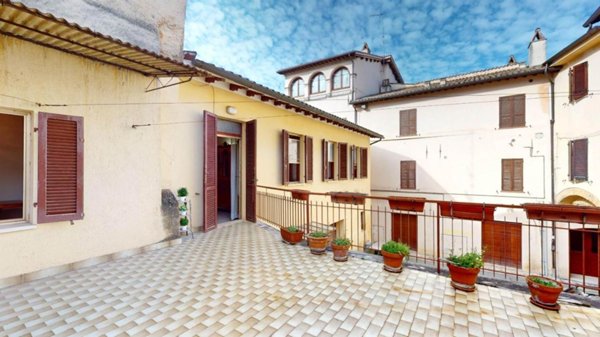 casa indipendente in vendita a Foligno