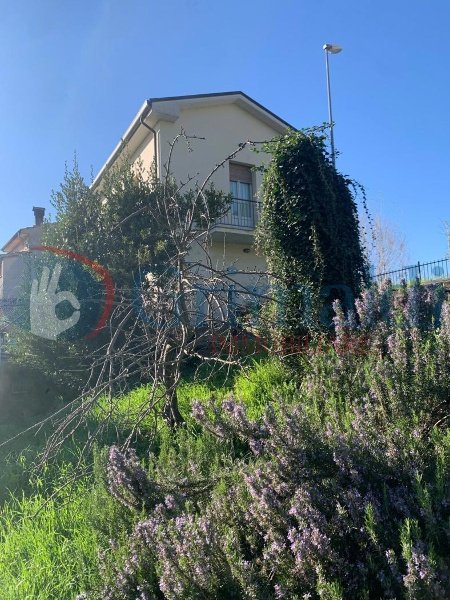 casa indipendente in vendita a Foligno