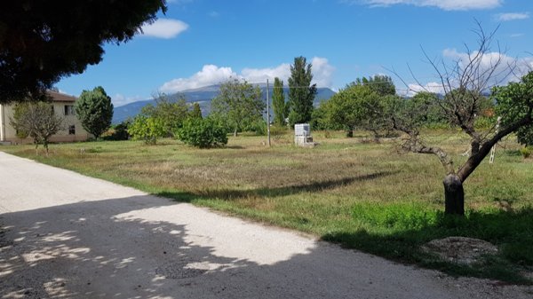 casa indipendente in vendita a Foligno in zona Fiamenga
