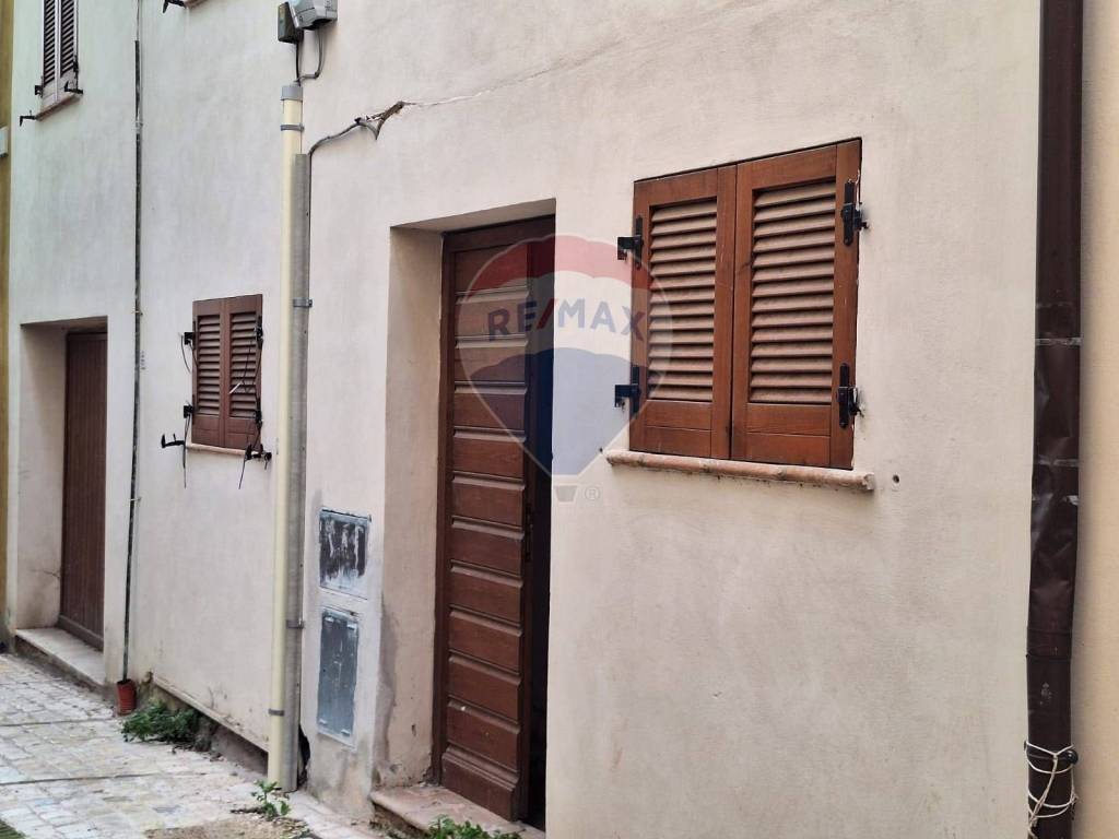 casa indipendente in vendita a Foligno in zona Belfiore
