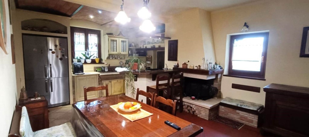 casa indipendente in vendita a Foligno in zona Camino