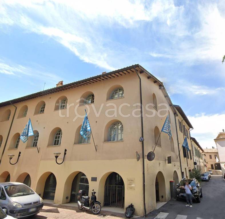 negozio in vendita a Foligno