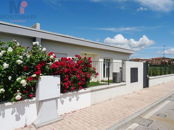 casa indipendente in vendita a Foligno