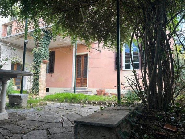 casa indipendente in vendita a Foligno in zona Sant'Eraclio