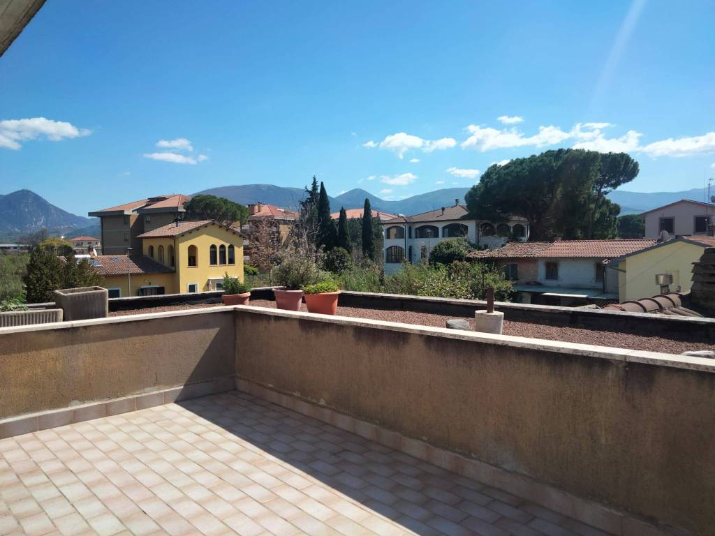 appartamento in vendita a Foligno in zona Paciana