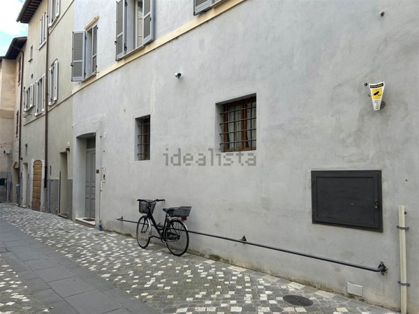 ufficio in vendita a Foligno