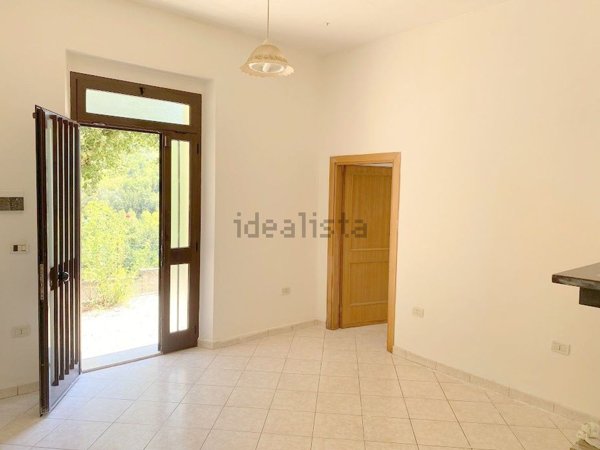 casa indipendente in vendita a Foligno in zona Camino