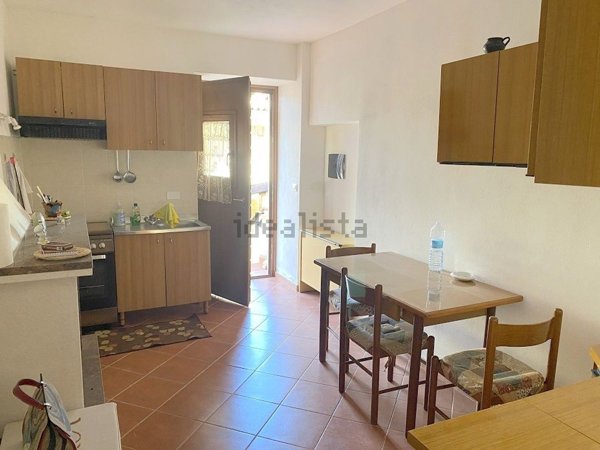 casa indipendente in vendita a Foligno in zona Collelungo