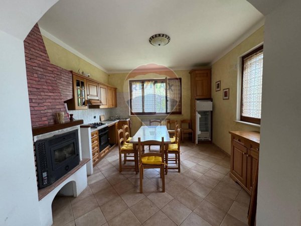 casa indipendente in vendita a Foligno in zona Afrile