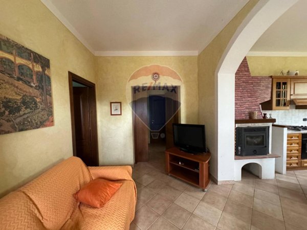 casa indipendente in vendita a Foligno in zona Afrile