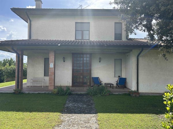 casa indipendente in vendita a Foligno