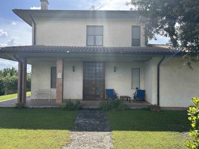 casa indipendente in vendita a Foligno