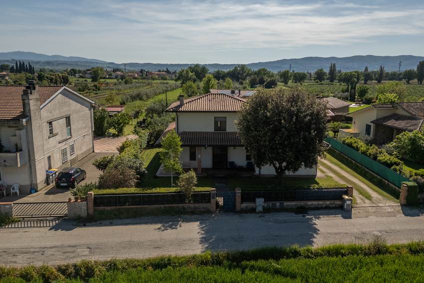 casa indipendente in vendita a Foligno