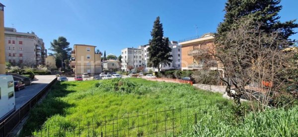 ufficio in vendita a Foligno