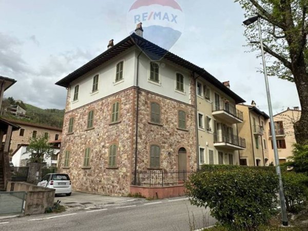casa indipendente in vendita a Foligno in zona Camino