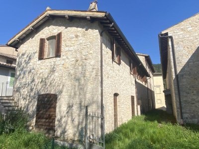 appartamento in vendita a Foligno in zona Fondi