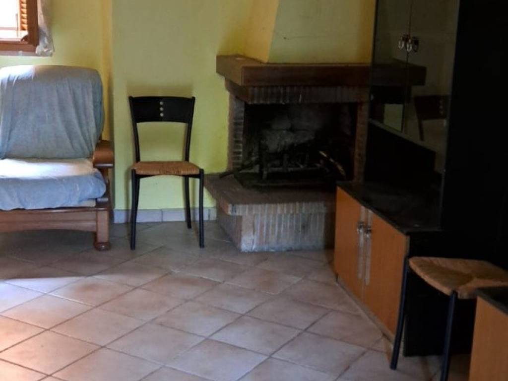 casa indipendente in vendita a Foligno in zona Camino