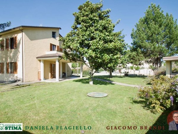 casa indipendente in vendita a Foligno in zona Sant'Eraclio