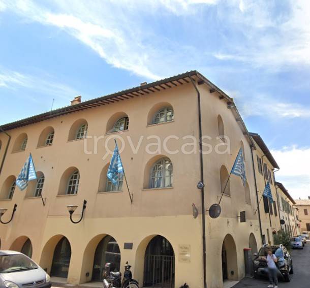 negozio in vendita a Foligno