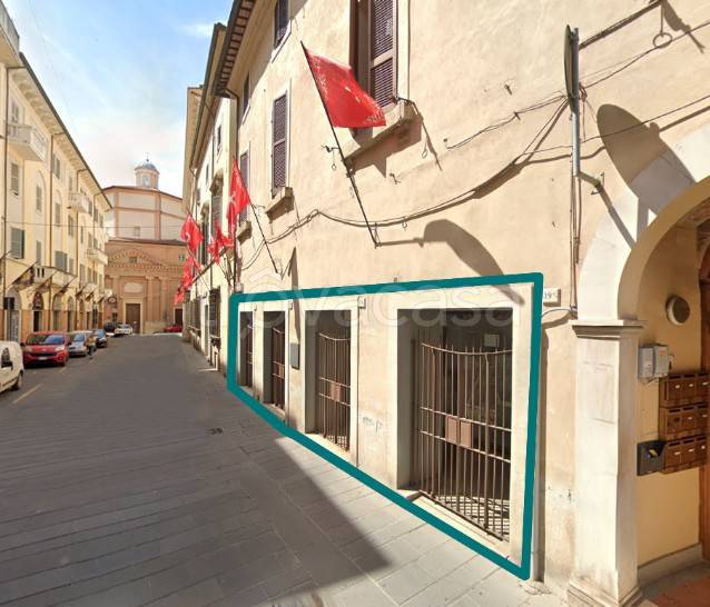 negozio in vendita a Foligno