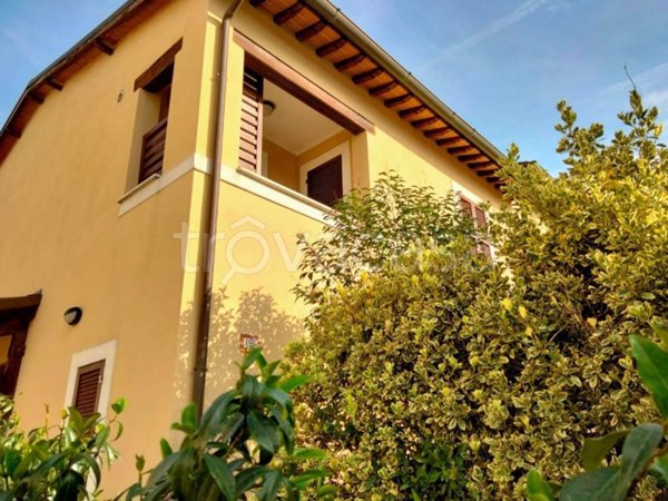 casa indipendente in vendita a Foligno in zona Sant'Eraclio