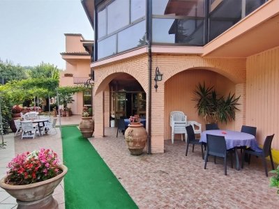 negozio in vendita a Foligno in zona Fondi
