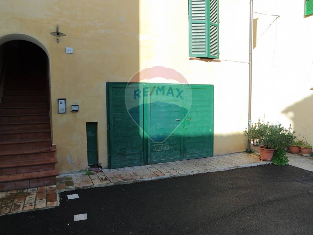 casa semindipendente in vendita a Foligno in zona Scafali