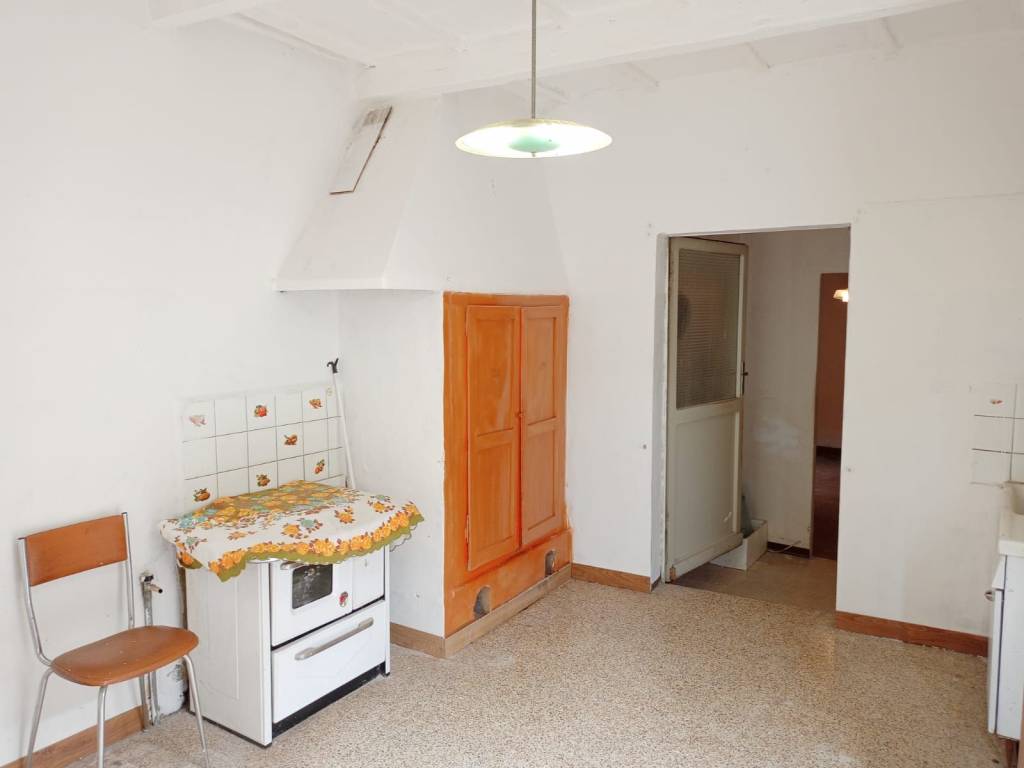 casa indipendente in vendita a Foligno in zona Corvia