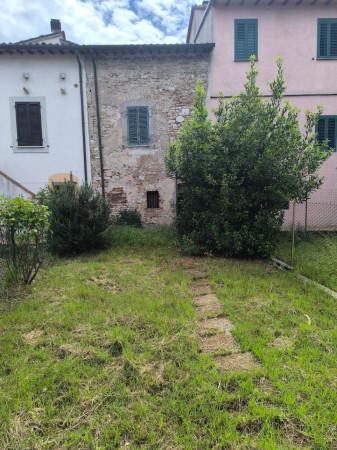 casa indipendente in vendita a Foligno in zona Camino